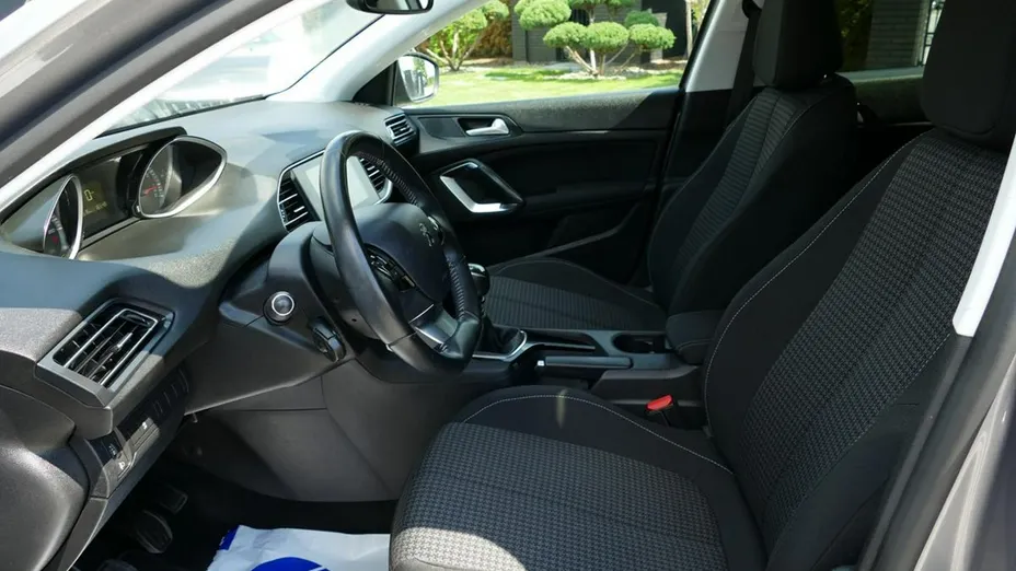 PEUGEOT 308 -