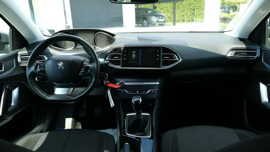 PEUGEOT 308 -