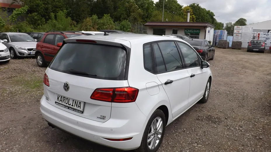 VOLKSWAGEN Golf Sportsvan -