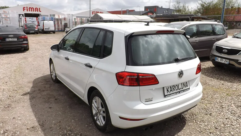 VOLKSWAGEN Golf Sportsvan -