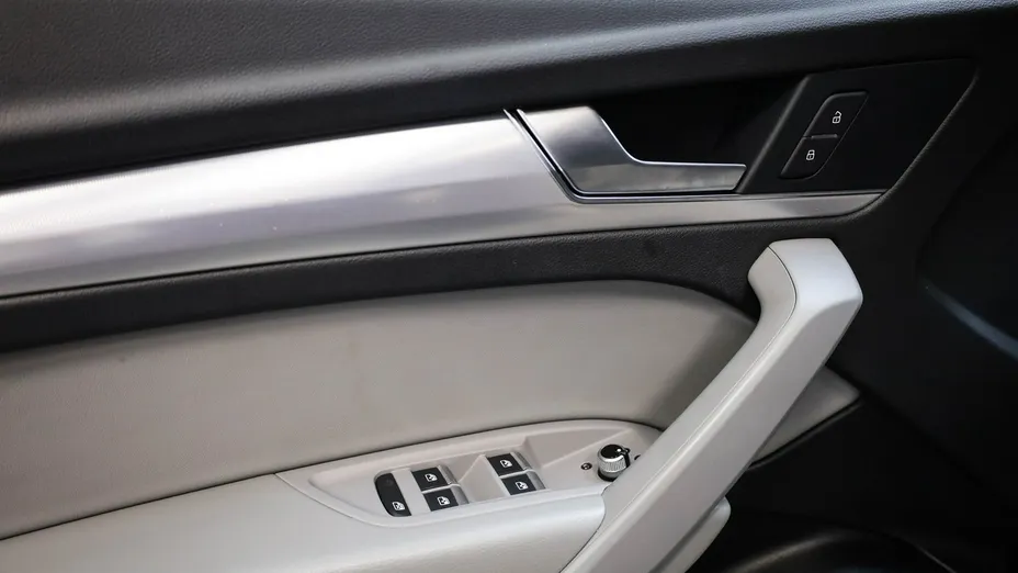 AUDI Q5 -