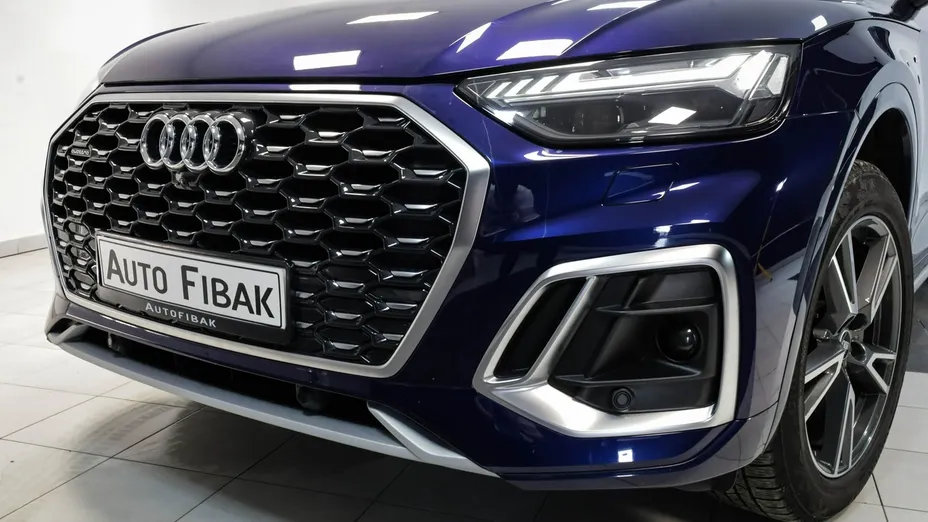 AUDI Q5 -