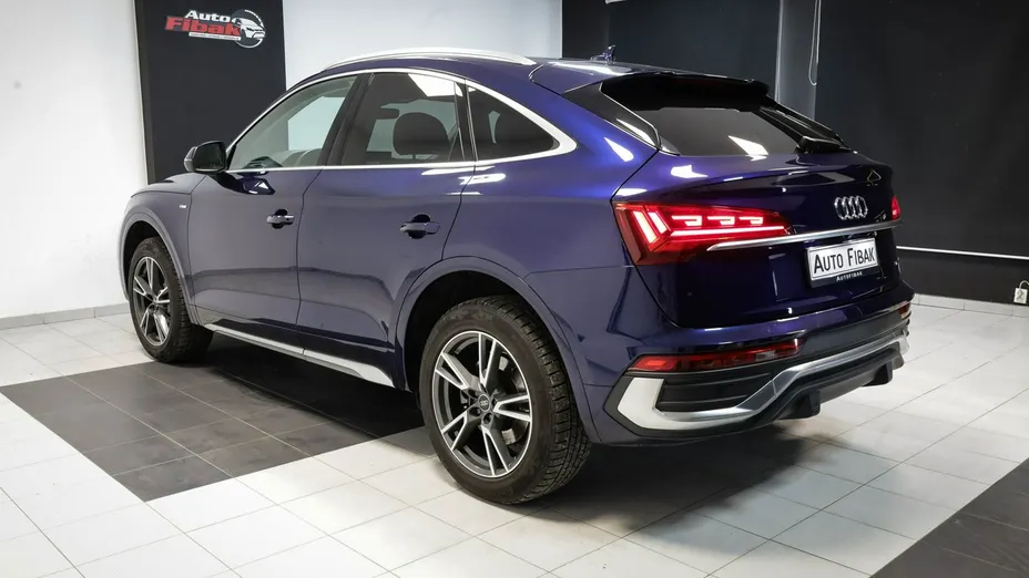 AUDI Q5 -