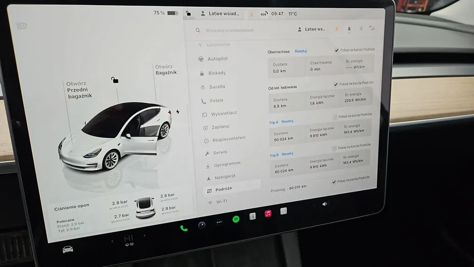 TESLA Model 3 -