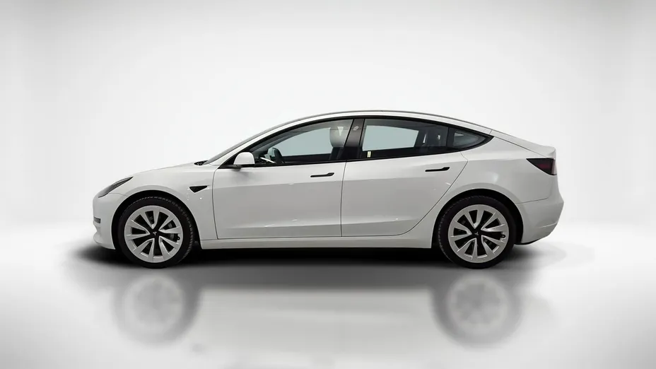 TESLA Model 3 -
