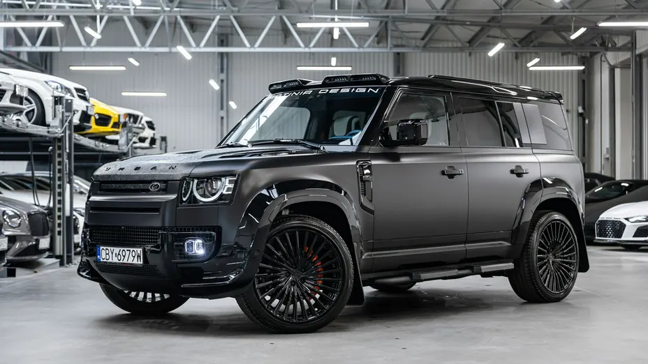 LAND ROVER Defender -