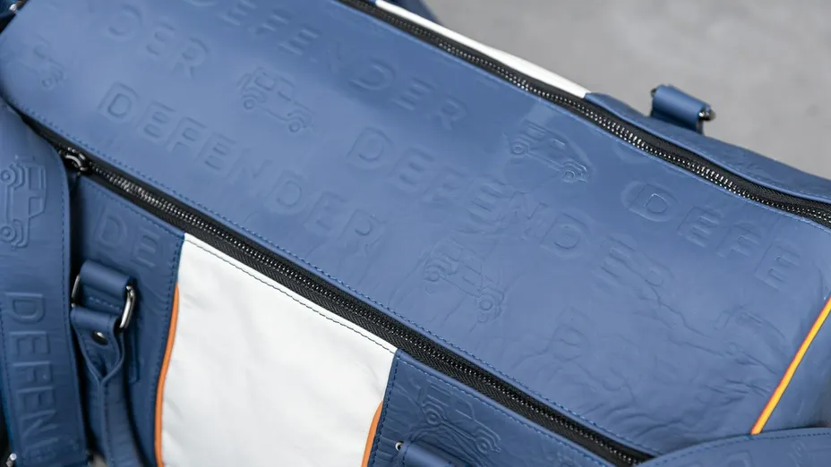 LAND ROVER Defender -