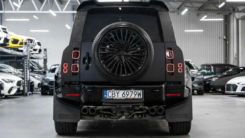 LAND ROVER Defender -