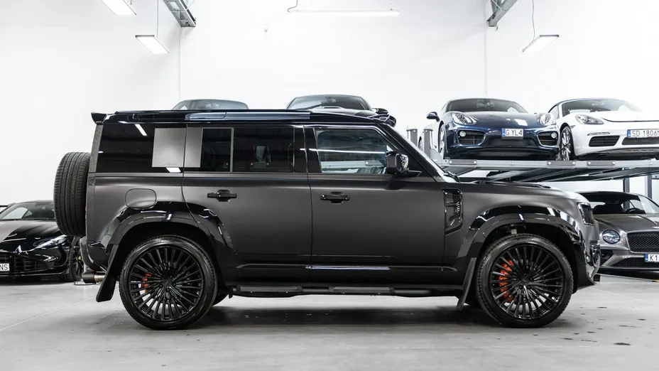 LAND ROVER Defender -