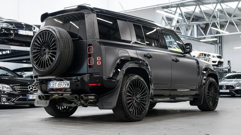 LAND ROVER Defender -