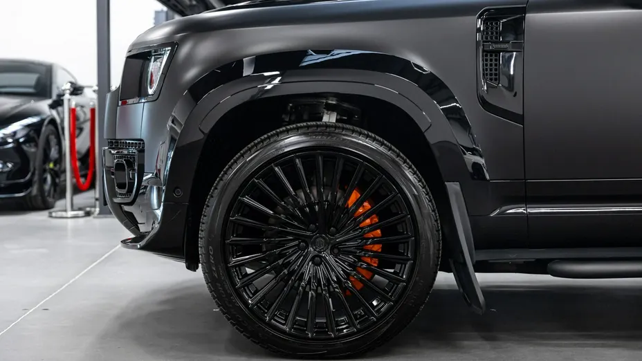 LAND ROVER Defender -