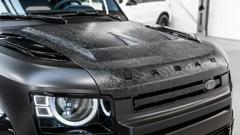 LAND ROVER Defender -
