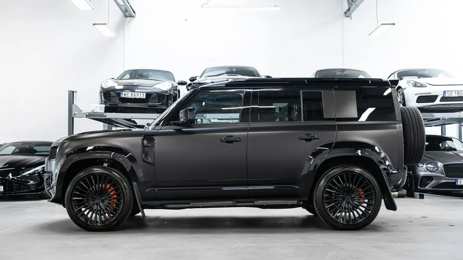 LAND ROVER Defender -