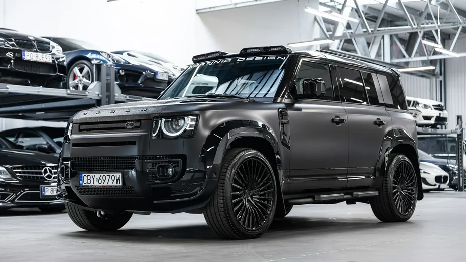 LAND ROVER Defender -