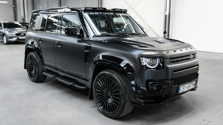 LAND ROVER Defender -