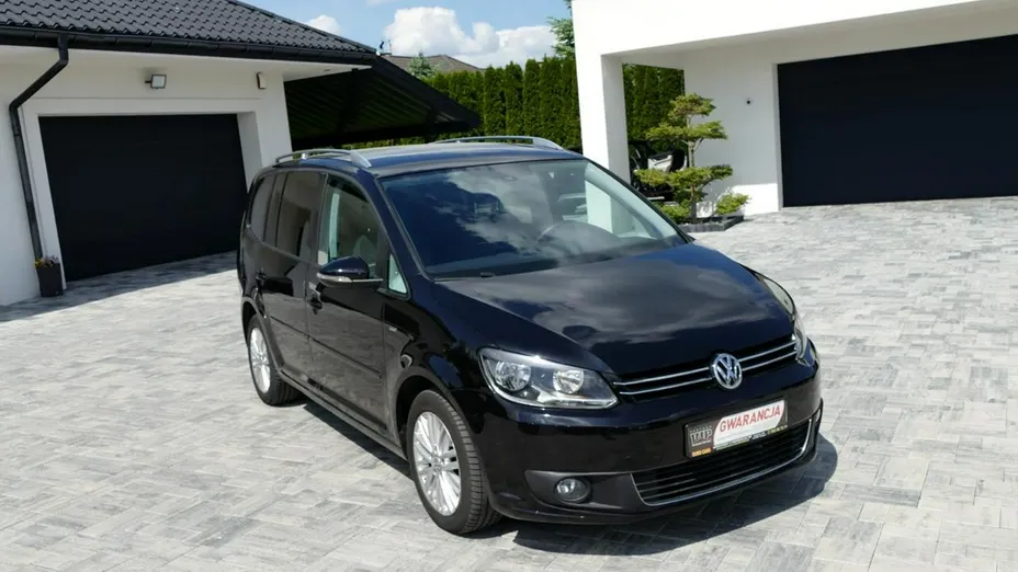VOLKSWAGEN Touran -