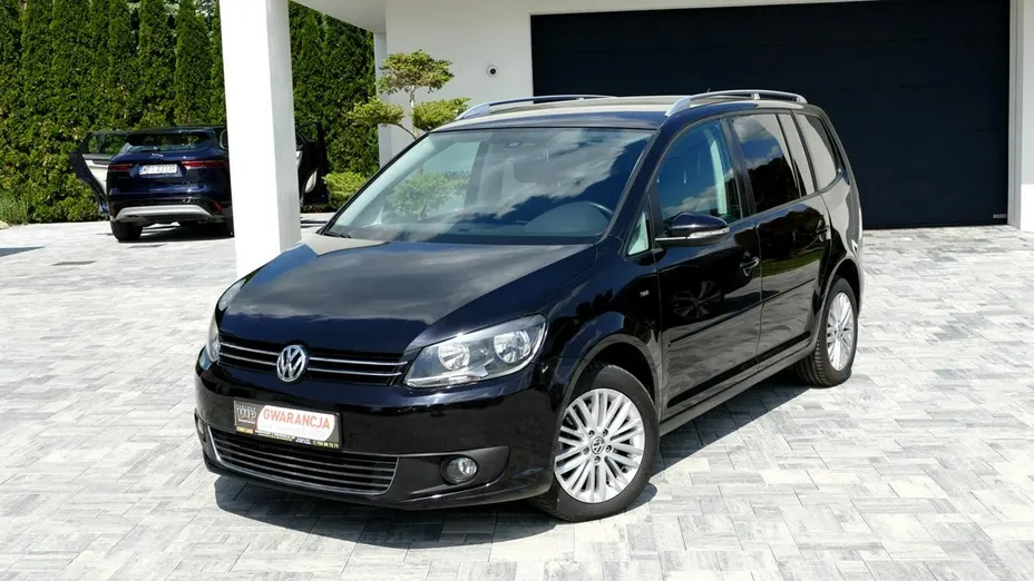 VOLKSWAGEN Touran -