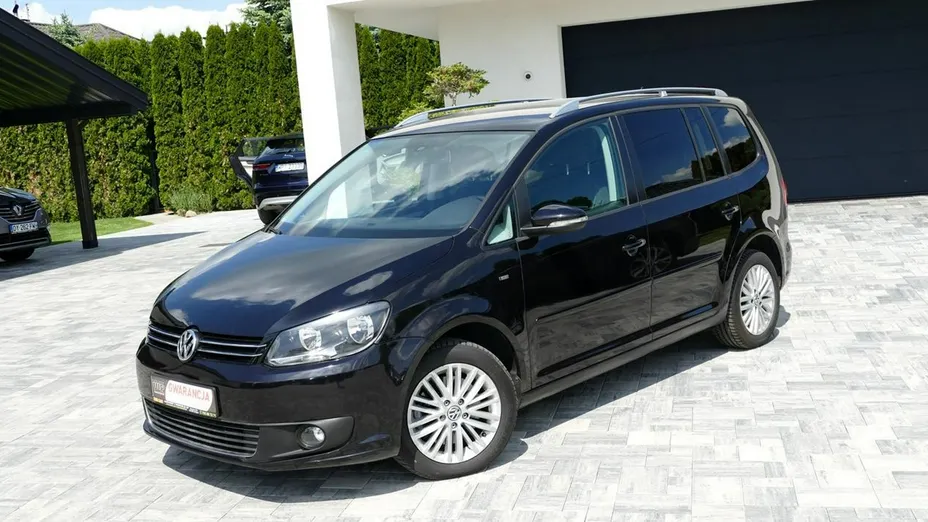 VOLKSWAGEN Touran -