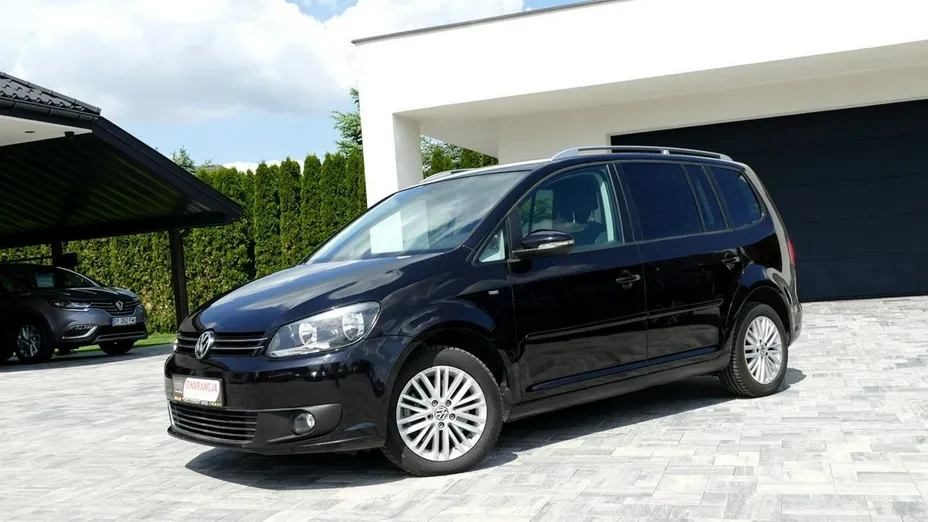 VOLKSWAGEN Touran -
