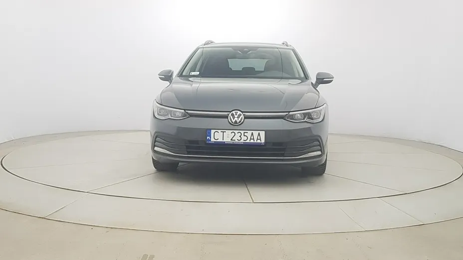 VOLKSWAGEN Golf -