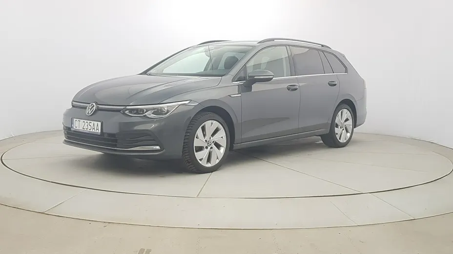 VOLKSWAGEN Golf -