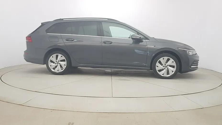 VOLKSWAGEN Golf -