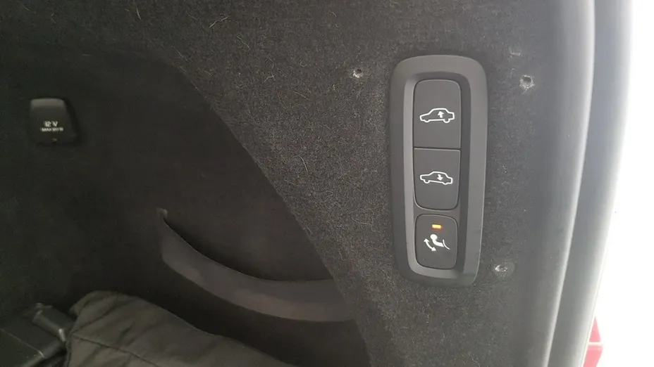 VOLVO XC90 -