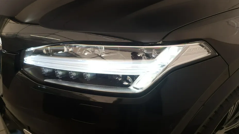 VOLVO XC90 -