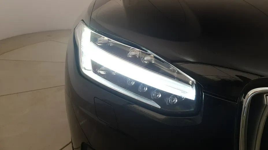 VOLVO XC90 -