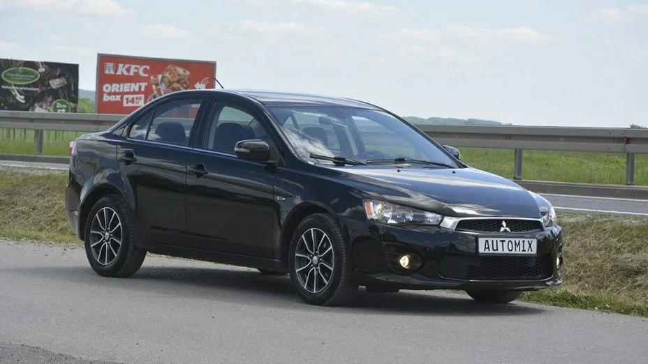 MITSUBISHI Lancer -