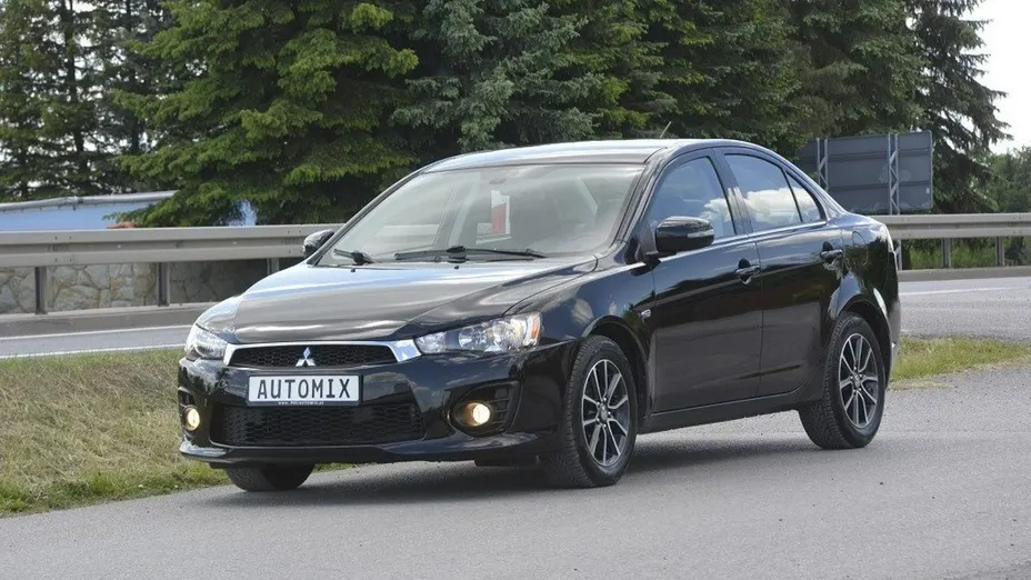 MITSUBISHI Lancer -