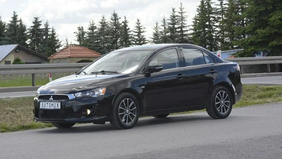 MITSUBISHI Lancer -