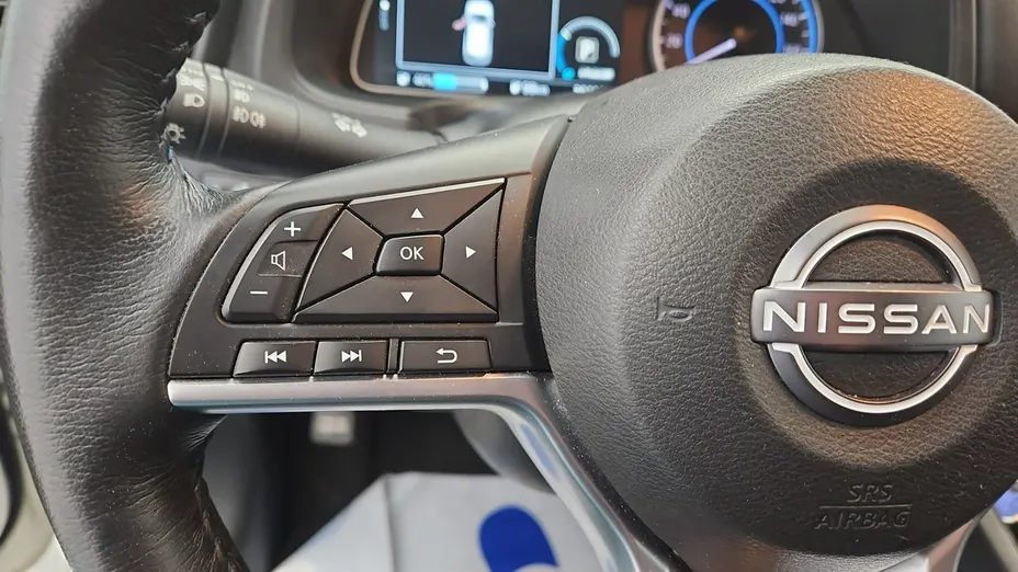 NISSAN Leaf -