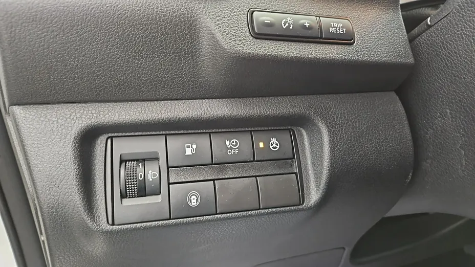 NISSAN Leaf -