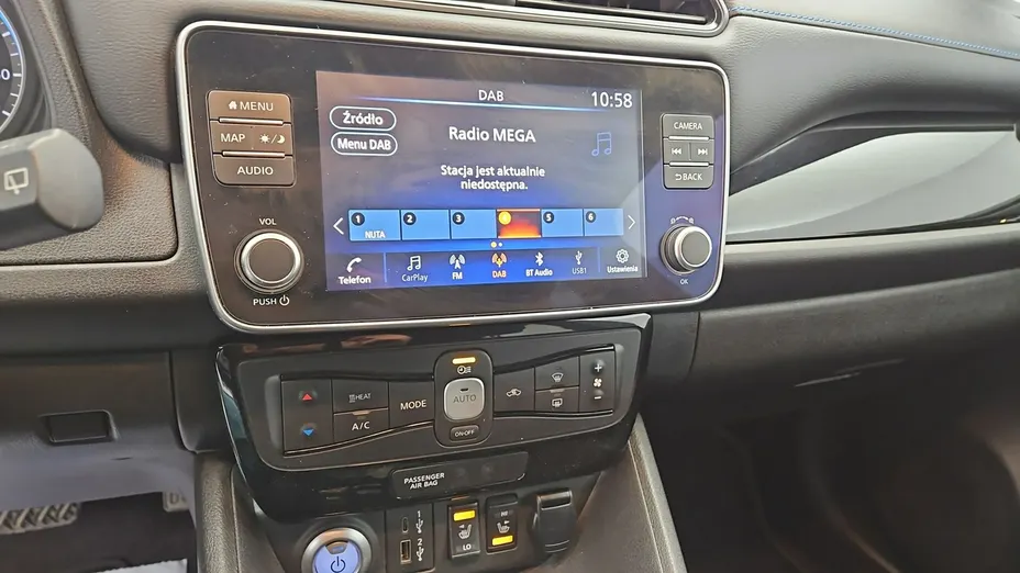 NISSAN Leaf -