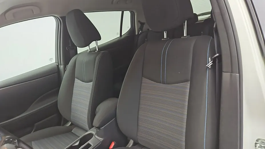 NISSAN Leaf -