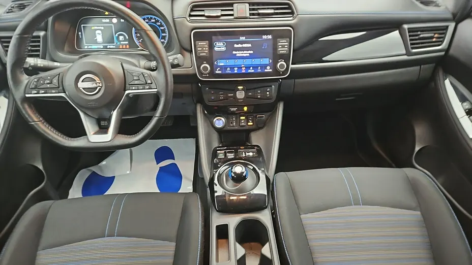 NISSAN Leaf -