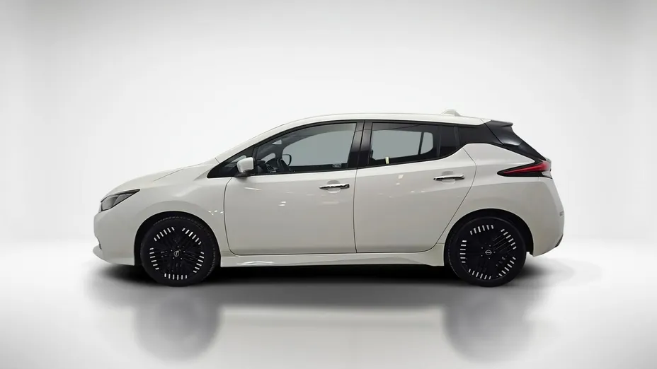 NISSAN Leaf -