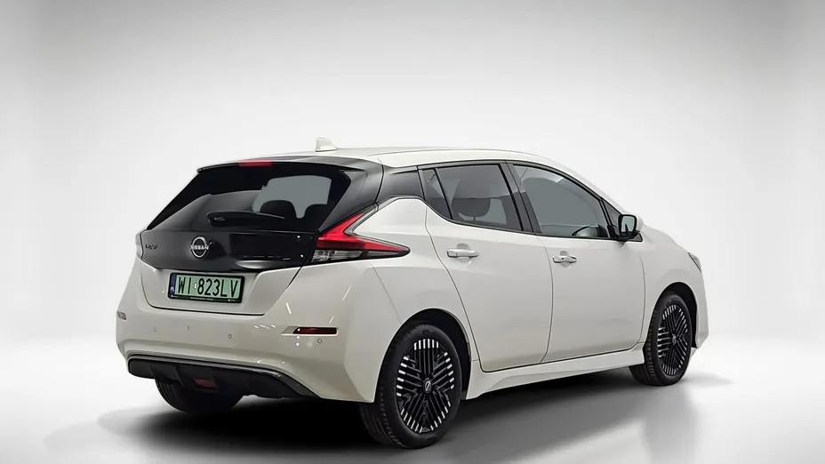 NISSAN Leaf -