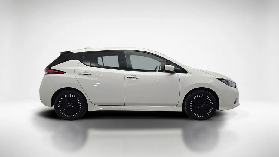 NISSAN Leaf -