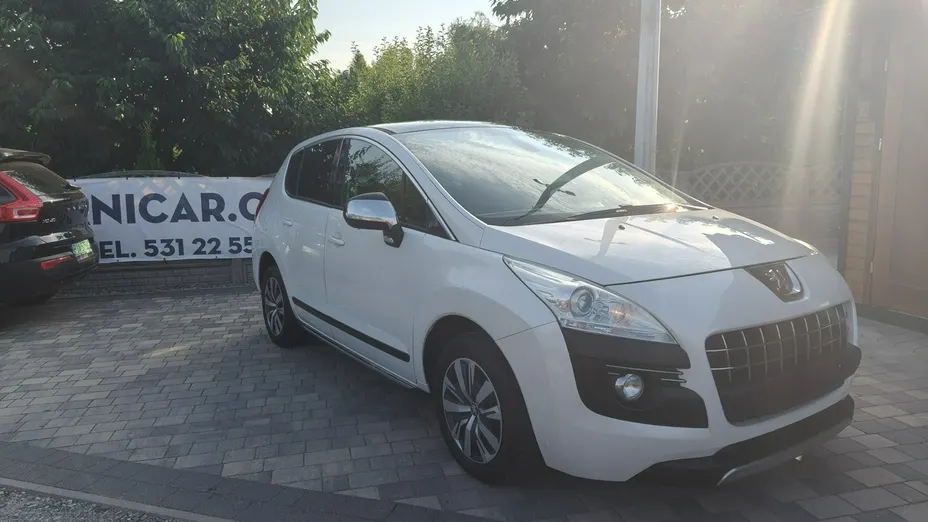 PEUGEOT 3008 -