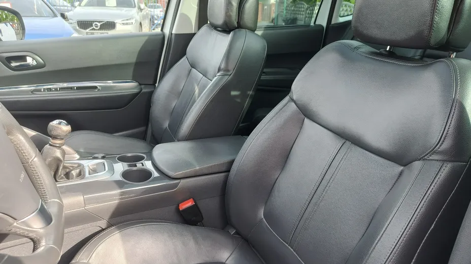 PEUGEOT 3008 -