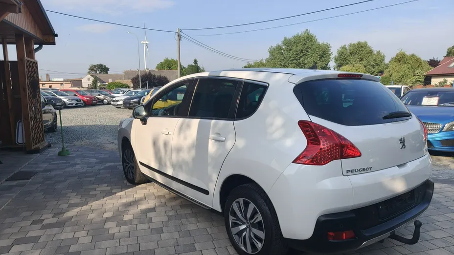 PEUGEOT 3008 -