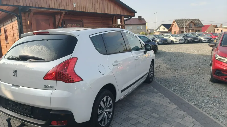 PEUGEOT 3008 -