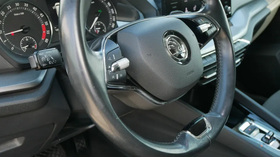 SKODA Octavia -