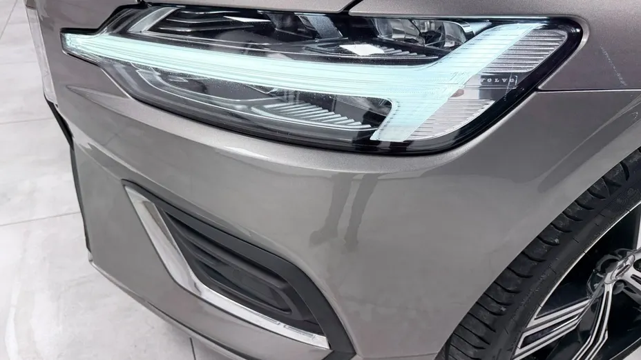 VOLVO V60 -