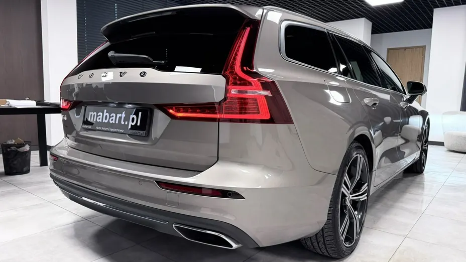 VOLVO V60 -