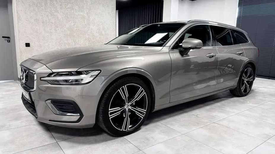 VOLVO V60 -