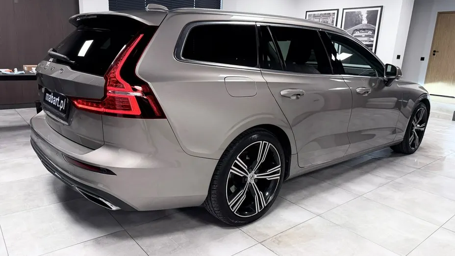 VOLVO V60 -