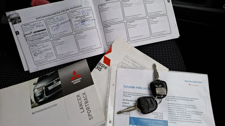 MITSUBISHI Lancer -